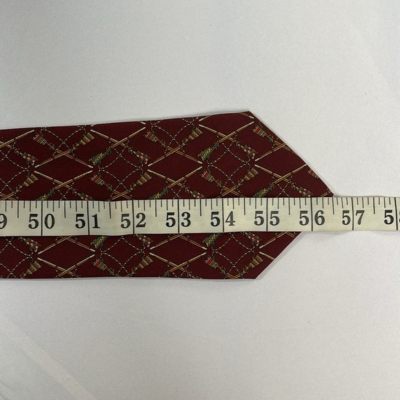 Salvatore Ferragamo Silk Novelty Print Hunting Rifles Burgundy Mens Neck Tie - Picture 8 of 10